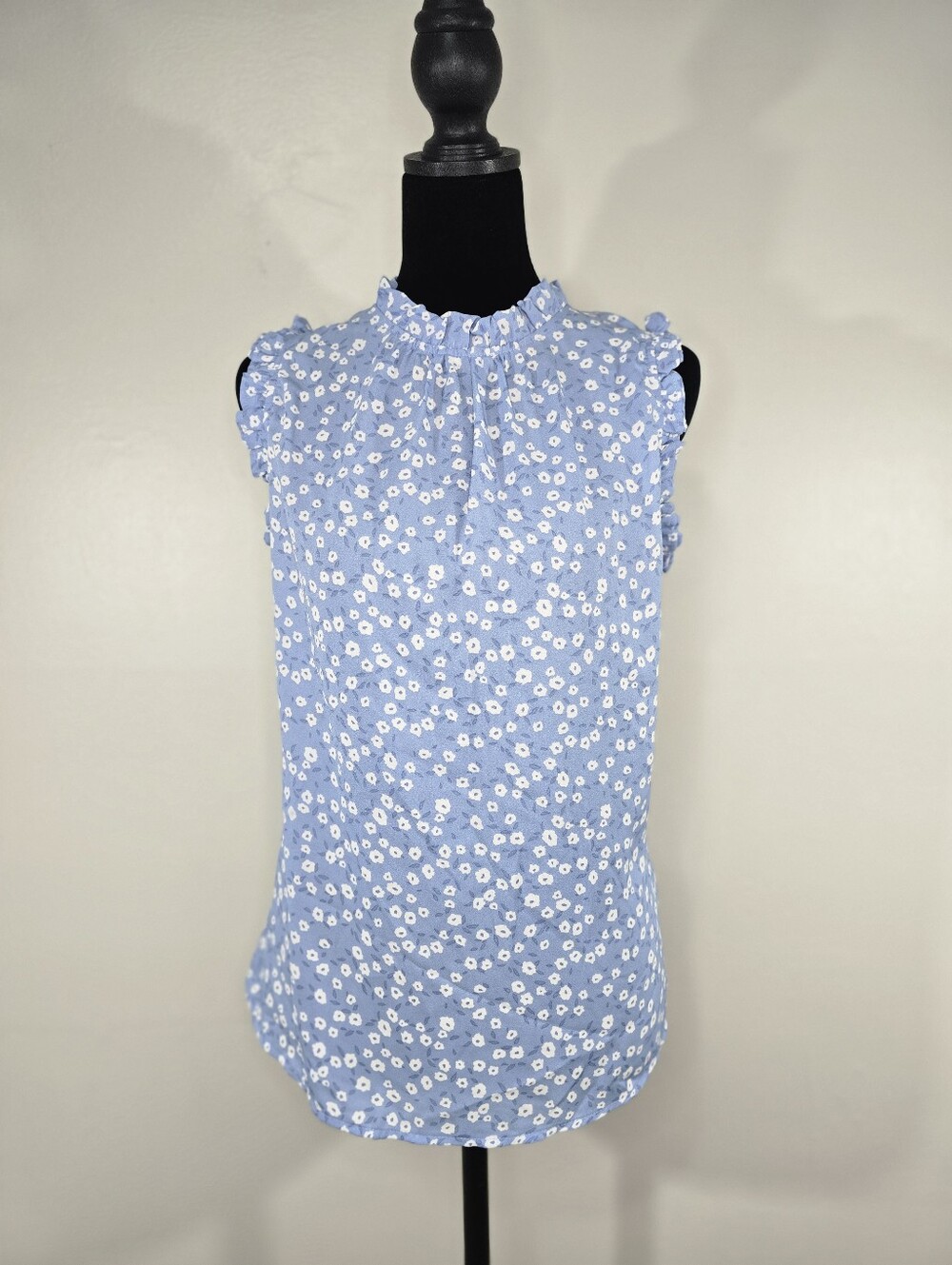 B Collection by Bobeau Ditsy Floral Sleeveless Blouse - Small - NWT